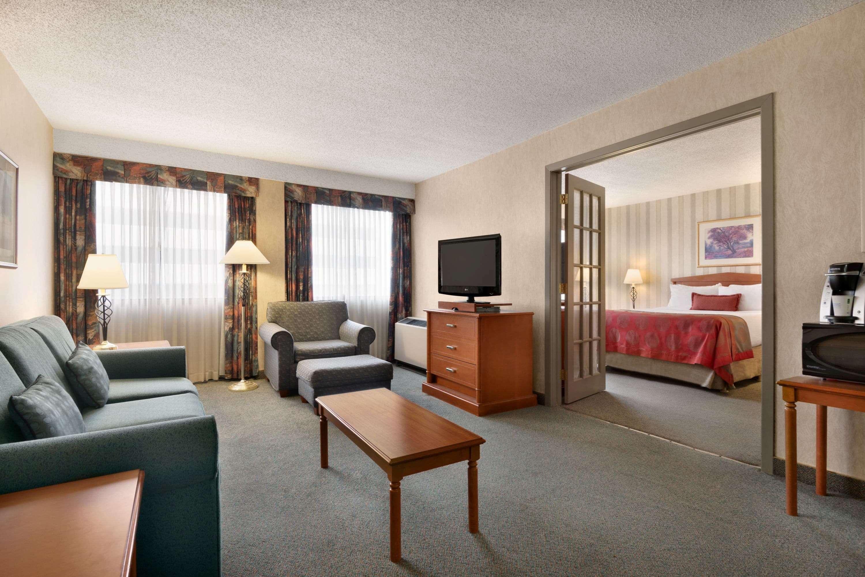 Ramada Plaza By Wyndham Regina Downtown Ξενοδοχείο Εξωτερικό φωτογραφία